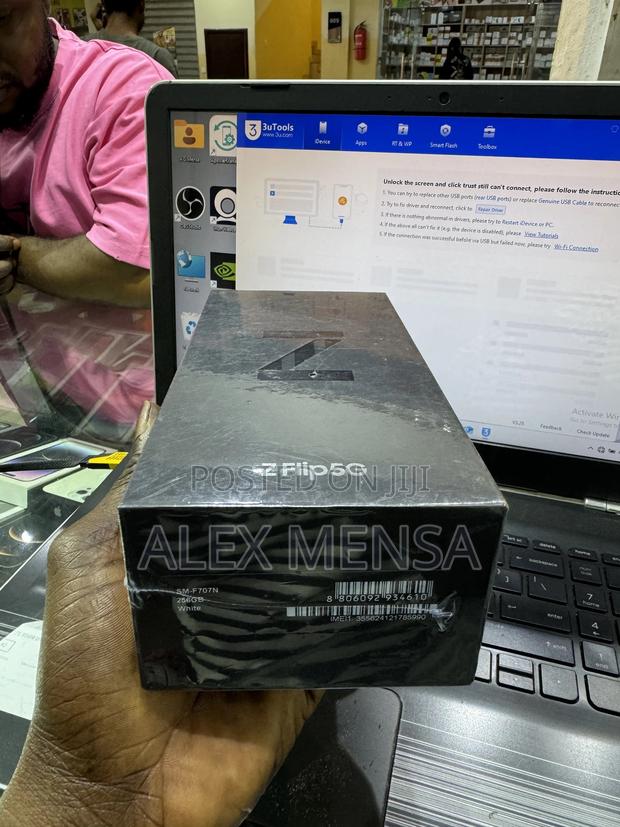 New Samsung Galaxy Z Flip 256 GB White · Photo 3