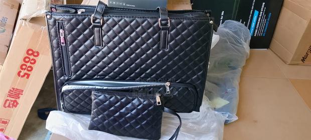 Extra Larger Capacity Corporate Bag With Lunch Bag Compartment · Photo 2