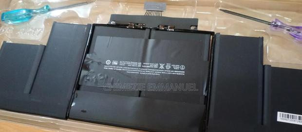 Macbook Pro Battery A1494 · Photo 2