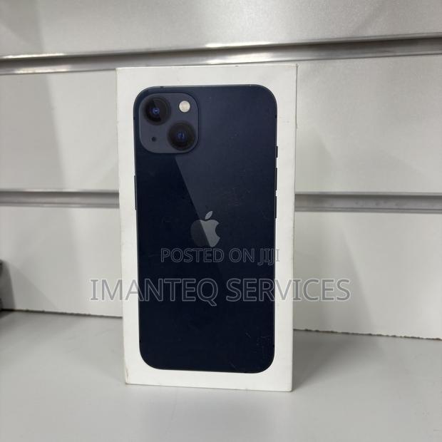 New Apple iPhone 13 128 GB Blue · Photo 1