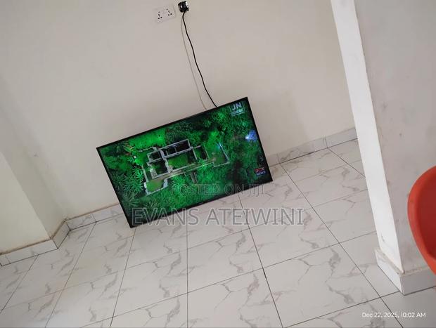 Samsung Smart TV 50"inches · Photo 3