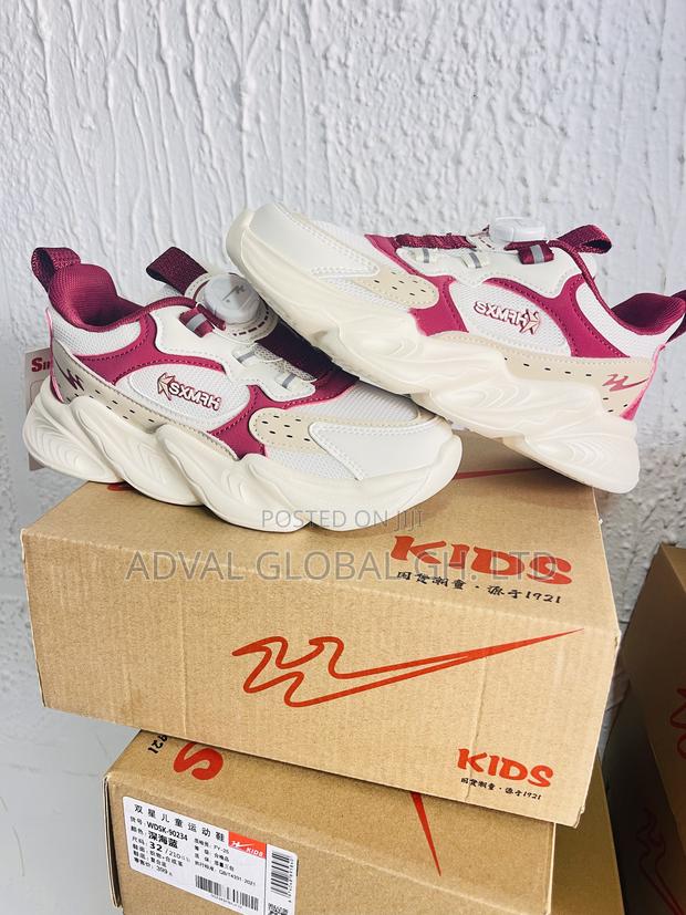 Kids Foot for Boys and Girls · Photo 4