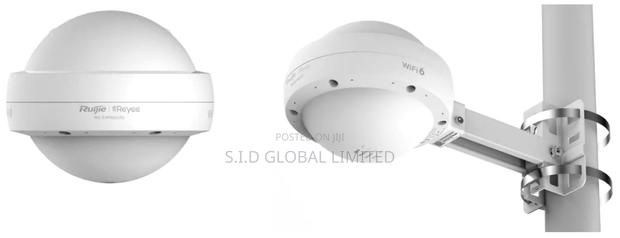 Boost Your Outdoor Venue With High-performance Wi-fi 6 Roaming · Photo 1