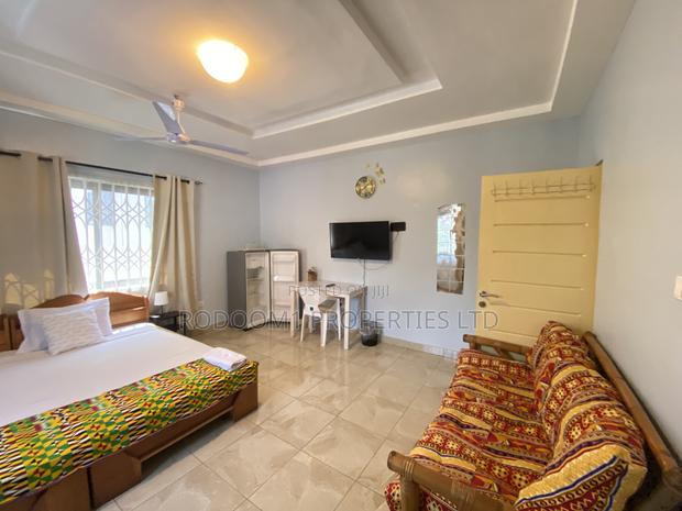 Fully Furnished Single Room Self Contain for Short Stay · Photo 5