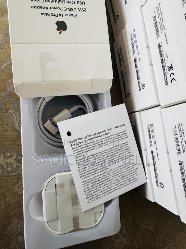 Original iPhone Charger - 3pins · Photo 2