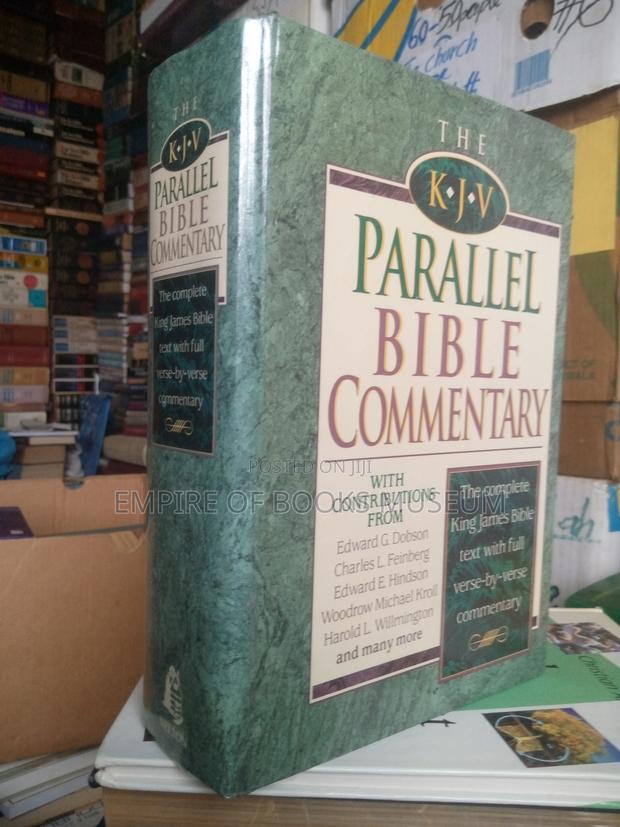 The King James Version Parallel Bible Commentary Hardcove · Photo 2