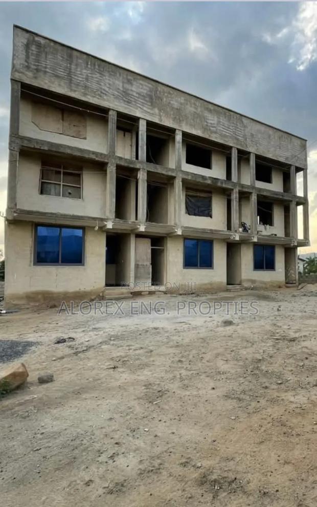 9bdrm Apartment in Uncompleted, Danfa for sale · Photo 1