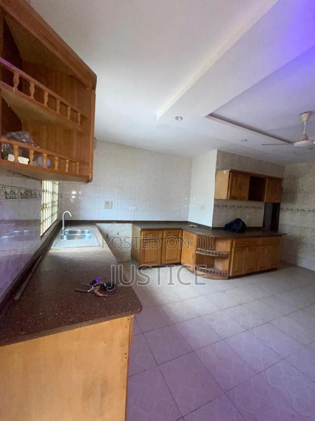 5bdrm House in Bortianor for rent · Photo 3