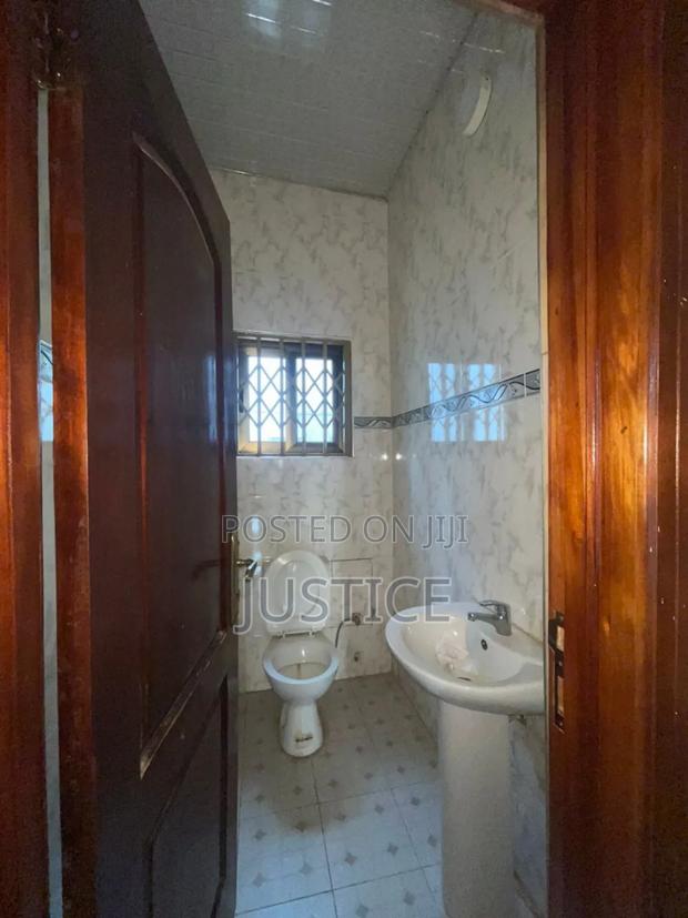 5bdrm House in Bortianor for rent · Photo 6
