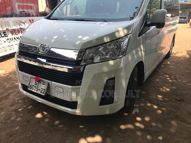 Mini Bus Available for Rentals Toyota Hiace! · Photo 2