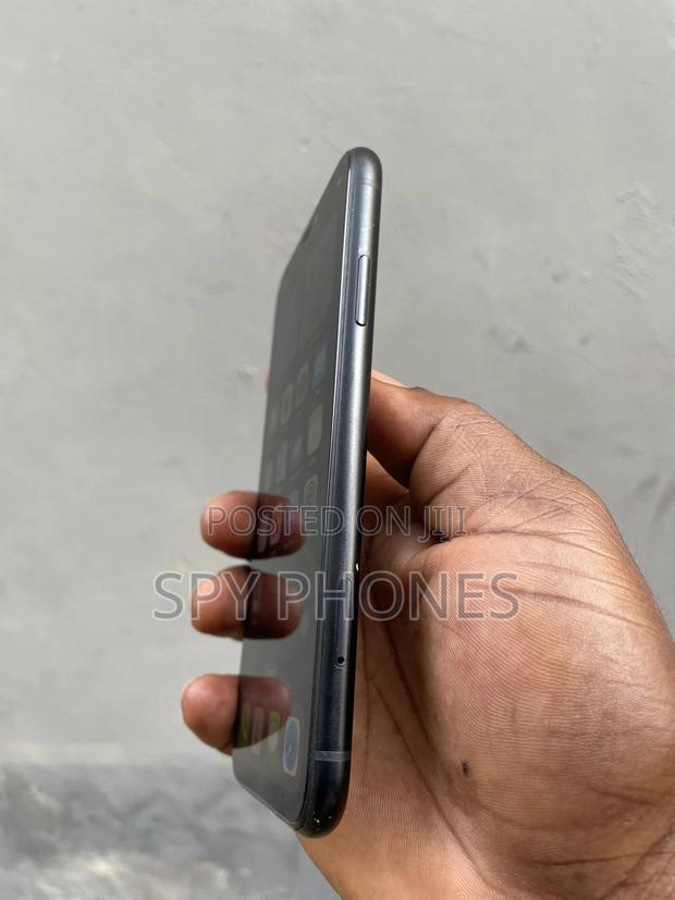 Apple iPhone XR 256 GB Black · Photo 2