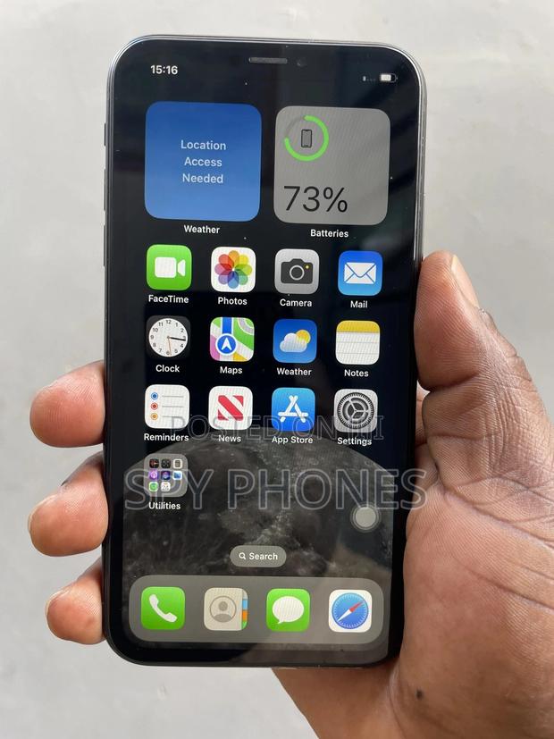 Apple iPhone XR 256 GB Black · Photo 1