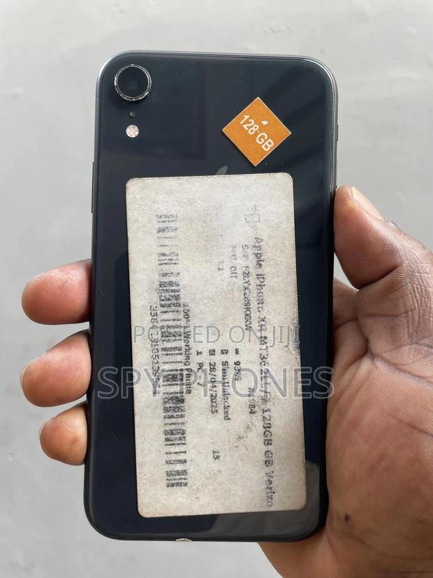 Apple iPhone XR 256 GB Black · Photo 3