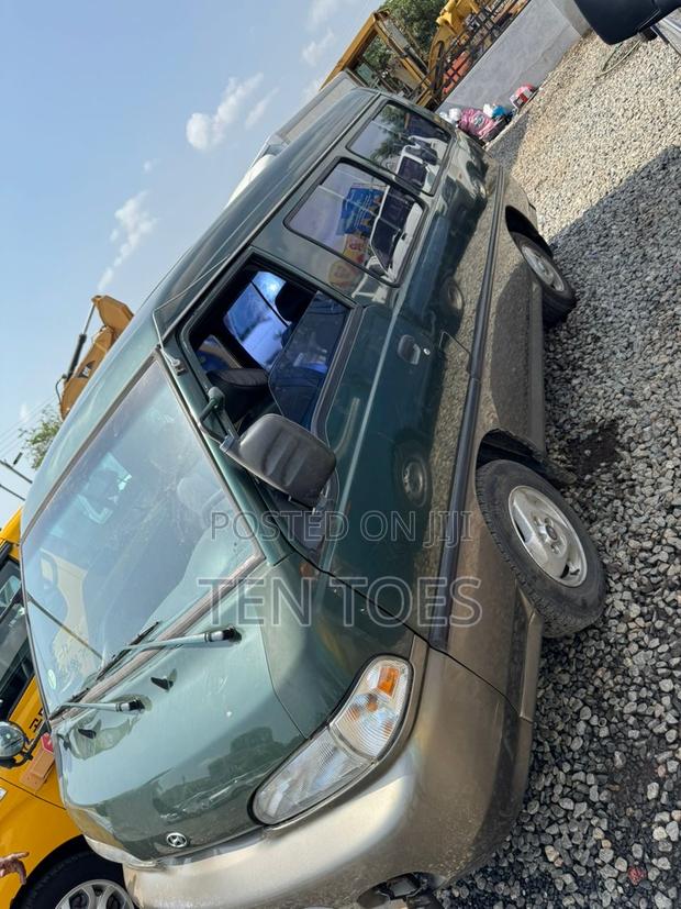 Hyundai H-100 2004 Green · Photo 4