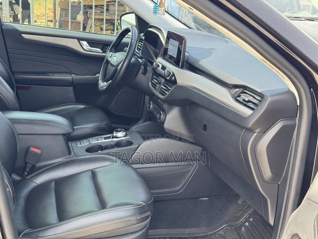 Ford Escape SEL 2021 Black · Photo 8