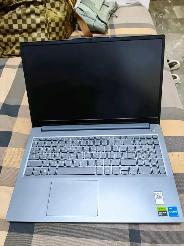 New Laptop Lenovo LOQ 15ARP9 16GB Intel Core i5 SSD 512GB · Photo 1