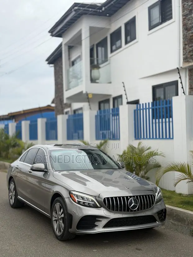 Mercedes-Benz C300 2020 Silver · Photo 1