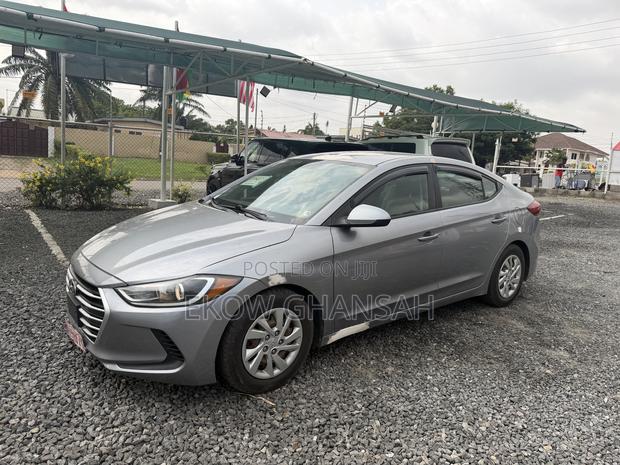 Hyundai Elantra 2017 Gray · Photo 4