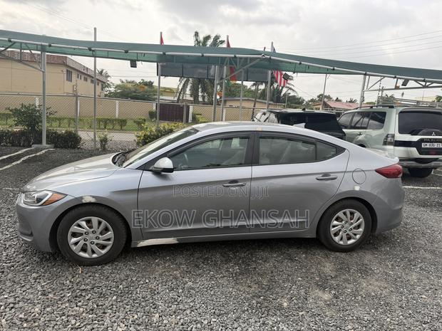 Hyundai Elantra 2017 Gray · Photo 3