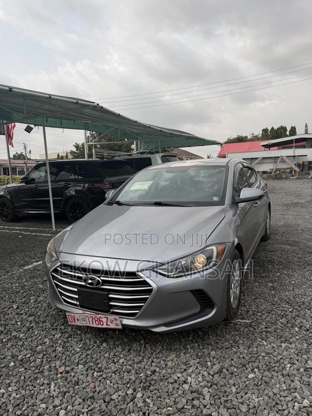 Hyundai Elantra 2017 Gray · Photo 2
