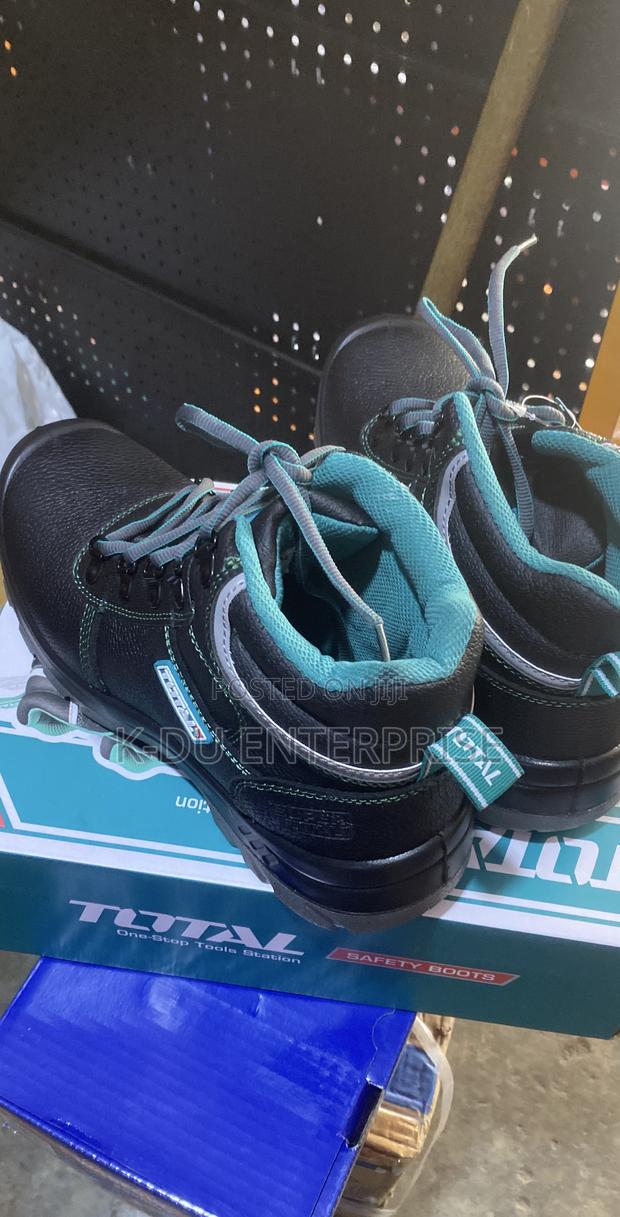 Safety Boots 43 · Photo 2