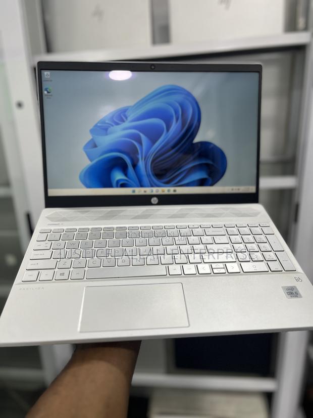 Laptop HP Pavilion 15 8GB Intel Core i5 SSD 256GB · Photo 1