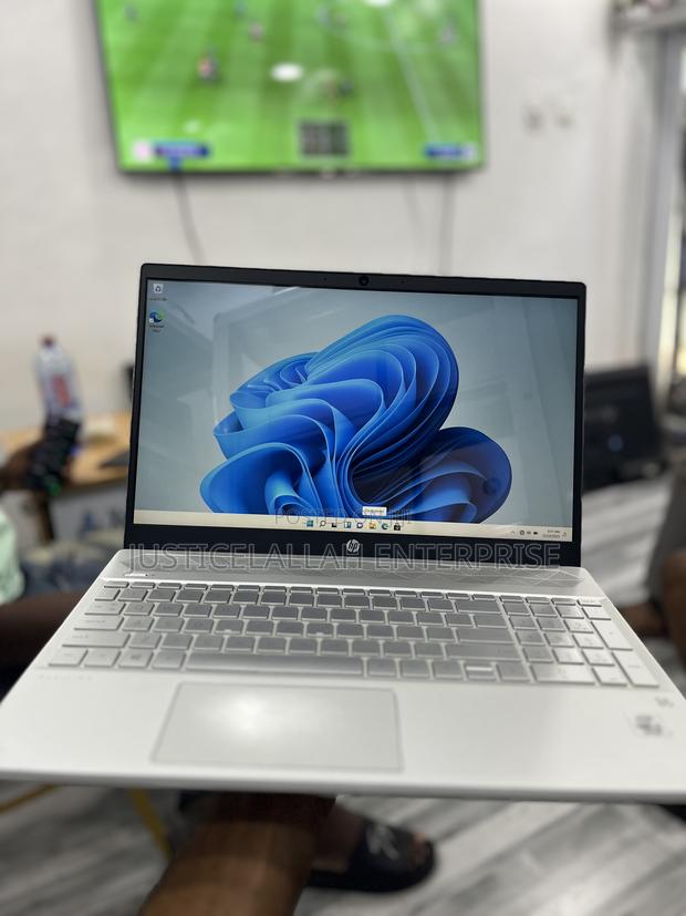 Laptop HP Pavilion 15 8GB Intel Core i5 SSD 256GB · Photo 6
