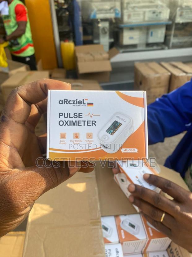 Arcziel Pulse Oximeter White · Photo 1