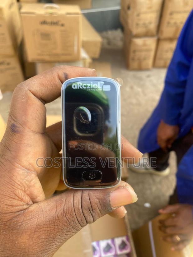 Arcziel Fingertip Pulse Oximeter Black · Photo 4