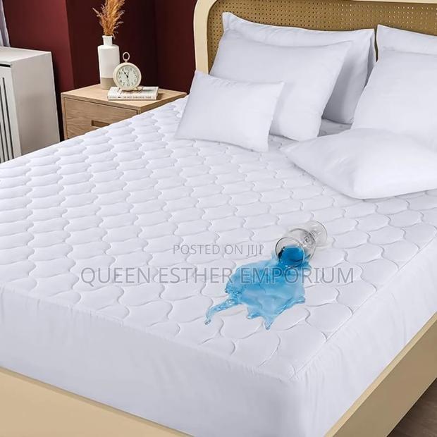 Waterproof Mattress Cover · Photo 1