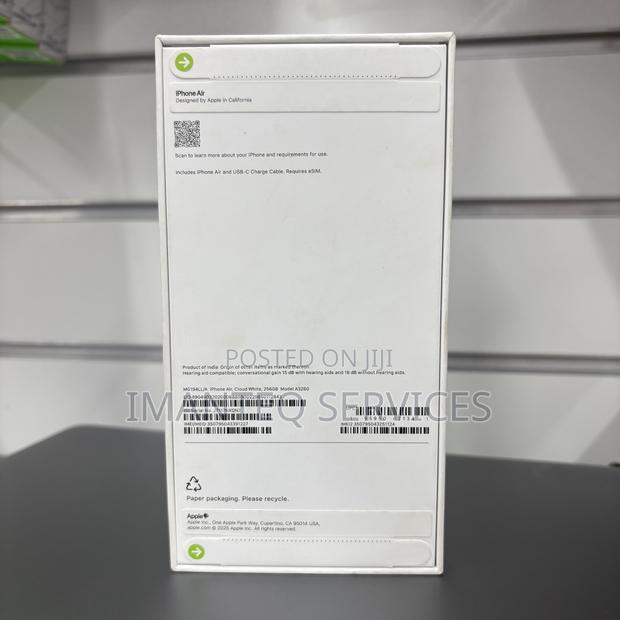 New Apple iPhone Air 256 GB White · Photo 1