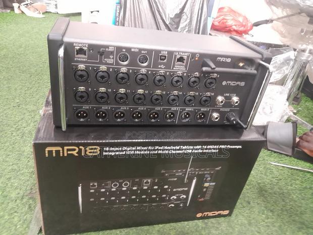 Midas 18 Channel Mixer Mr18 · Photo 1