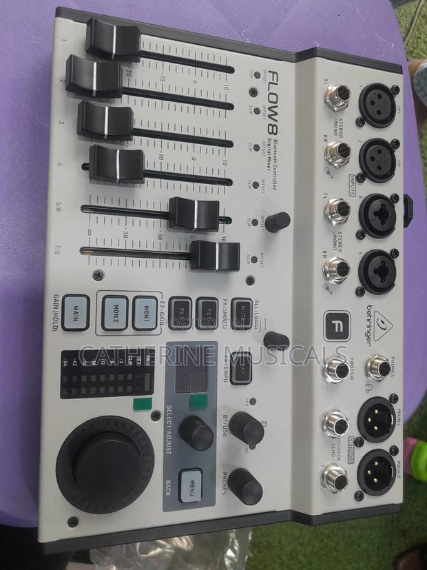 Flow 8 Digital Mixer · Photo 2