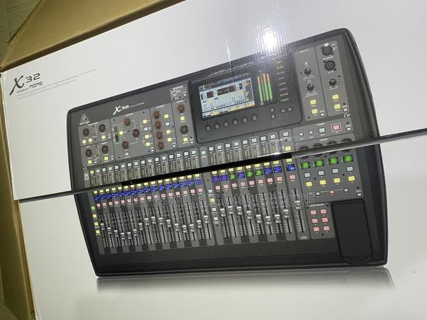 Behringer X32 Digital Mixer · Photo 5