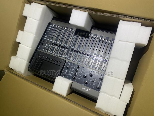 Behringer X32 Digital Mixer · Photo 4
