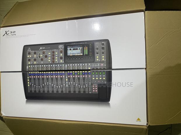 Behringer X32 Digital Mixer · Photo 1