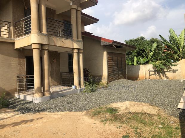 5bdrm Duplex in Oyarifa, Ghana Flag for sale · Photo 6
