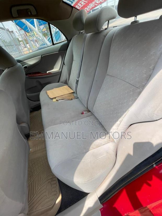 Toyota Corolla 2009 Red · Photo 6