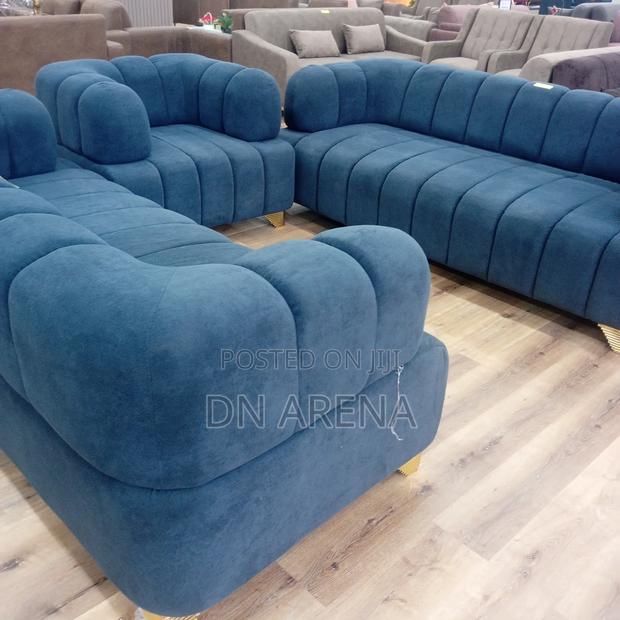 3+ 3+ 1 Luxury Sofa Set · Photo 5