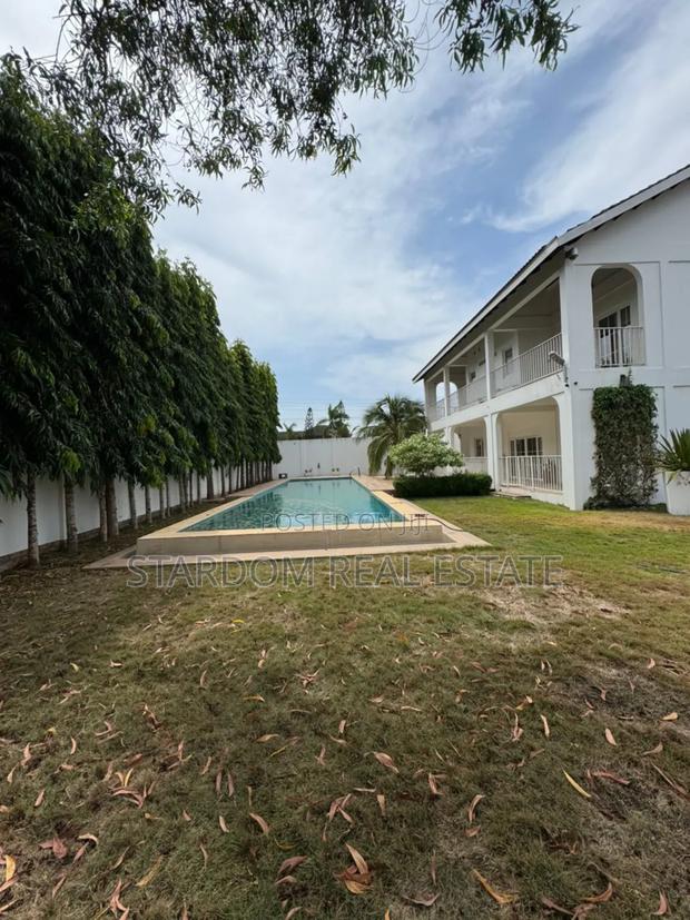 Furnished 4bdrm Mansion in Airport Hills for sale · Photo 3