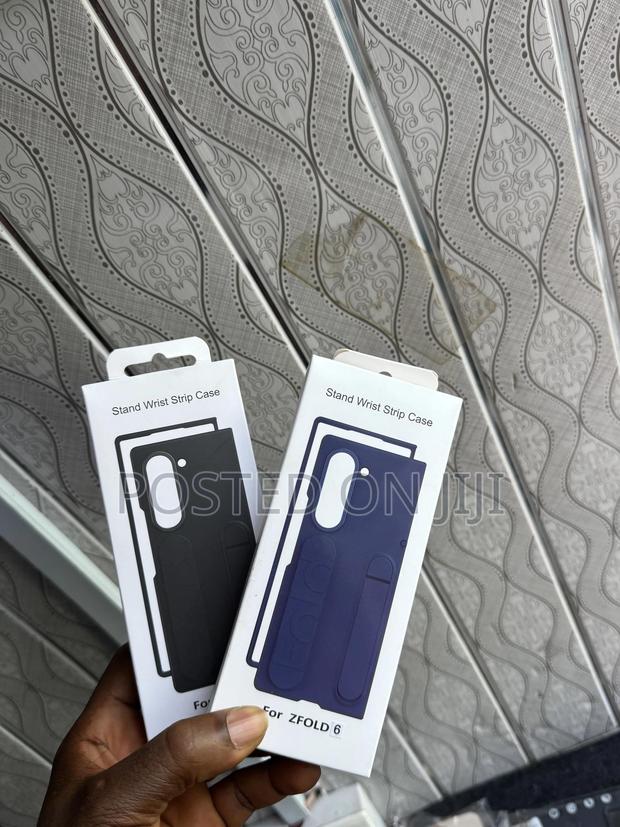 Z Fold 6/7 Kickstand Silicone · Photo 1