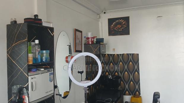 Well Equipped Barbershop for Urgent Sale · Photo 6