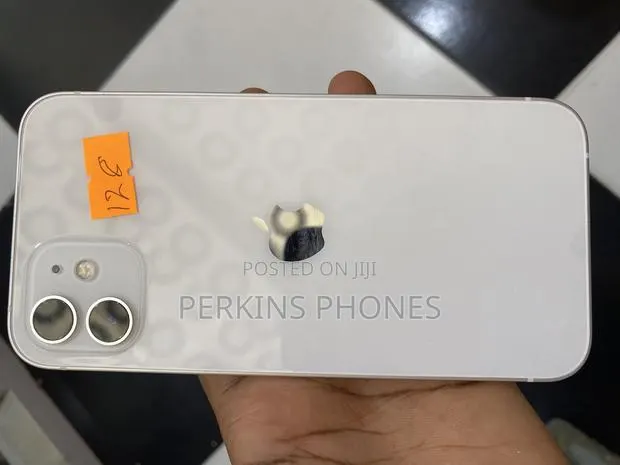 Apple iPhone 12 128 GB White · Photo 1
