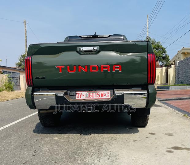 Toyota Tundra Limited 2022 Green · Photo 2