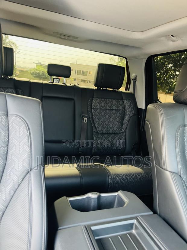 Toyota Tundra Limited 2022 Green · Photo 7
