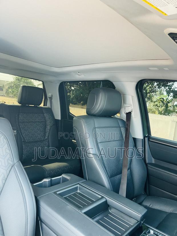 Toyota Tundra Limited 2022 Green · Photo 6
