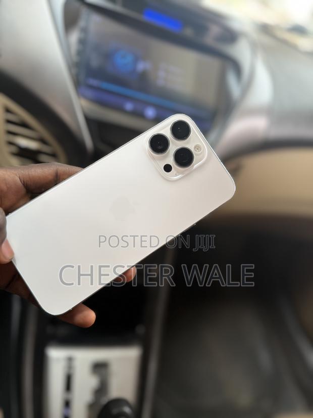 Apple iPhone 16 Pro Max 256 GB White · Photo 1