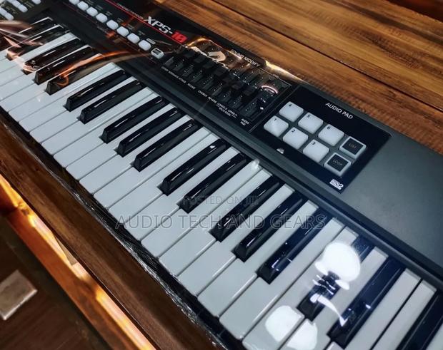 Roland XPS 10 Synthesizer Pro Keyboard · Photo 1