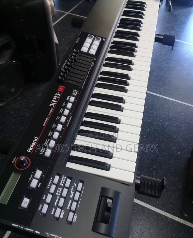 Roland XPS 10 Synthesizer Pro Keyboard · Photo 2