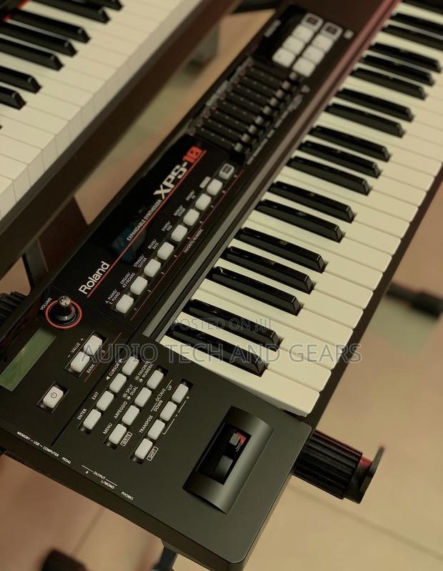 Roland XPS 10 Synthesizer Pro Keyboard · Photo 3